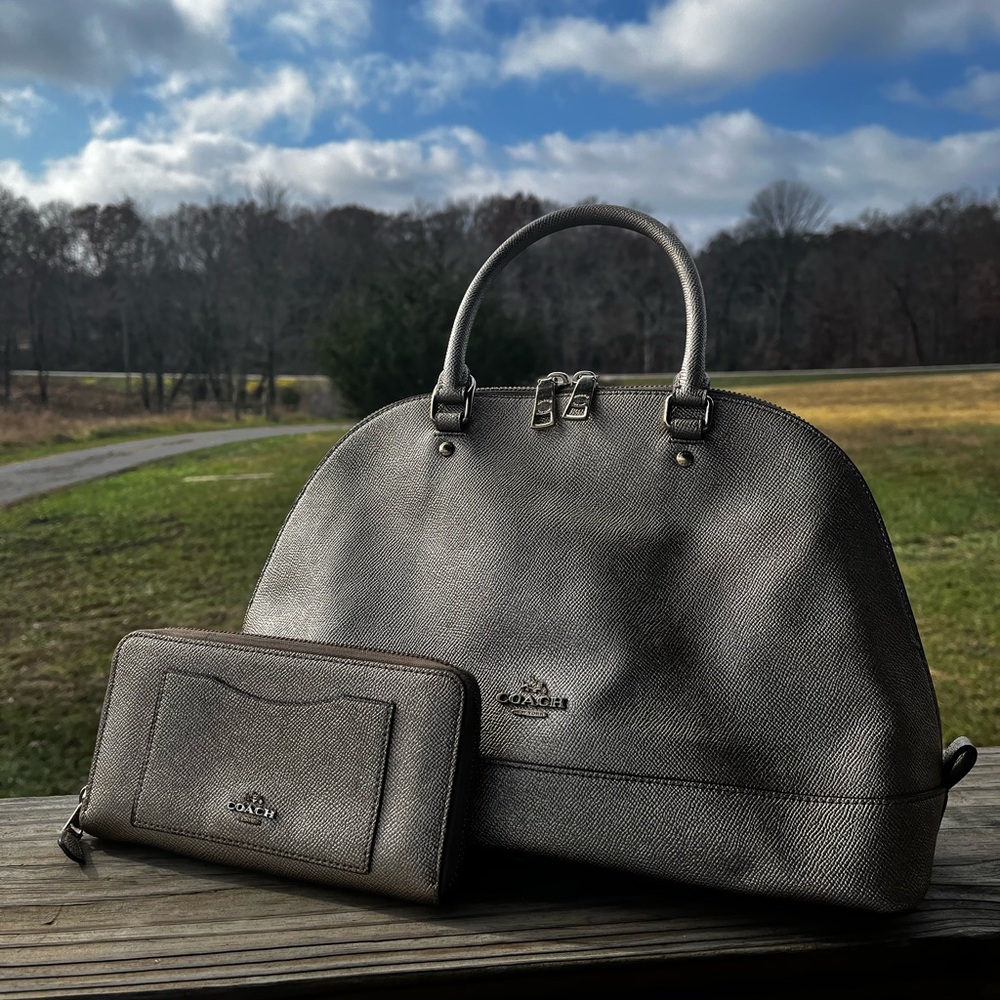 Coach Gold Handbag mini sierra and Wallet Set
